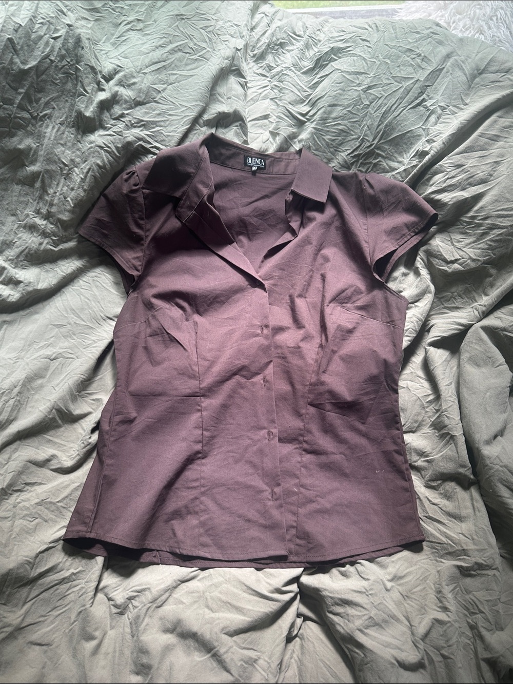 Short-Sleeve Button Down Shirt in Plum